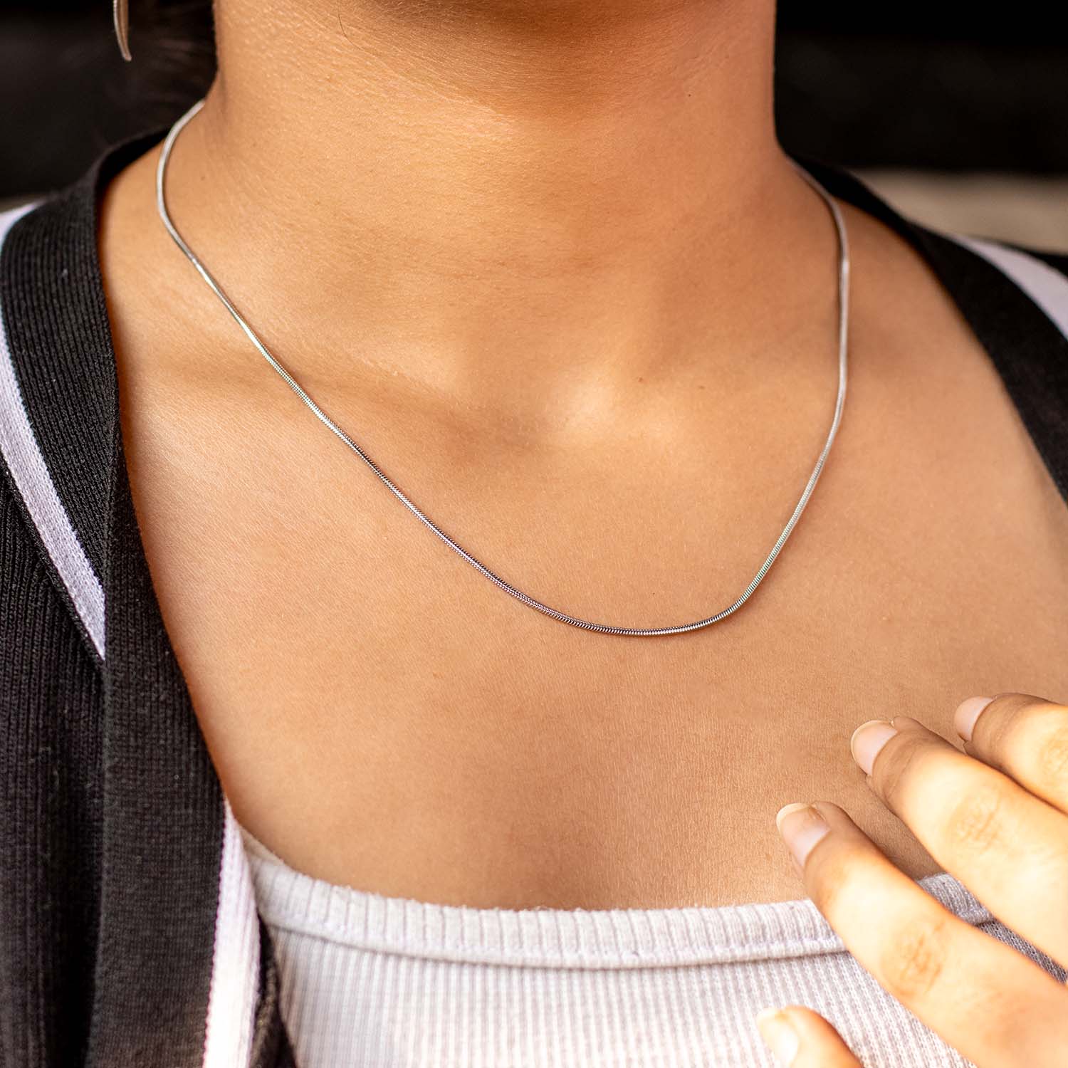 Aura Mini Chain Necklace - Image 2