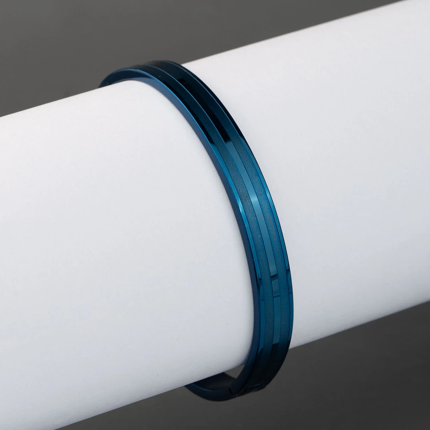 Claudius Oval Kada Bracelet - Image 11