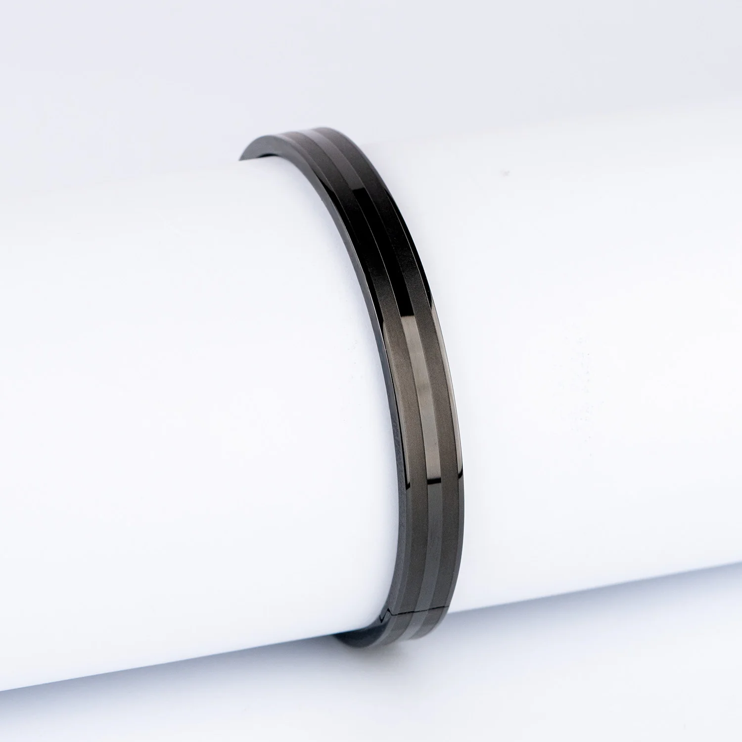 Claudius Oval Kada Bracelet - Image 3