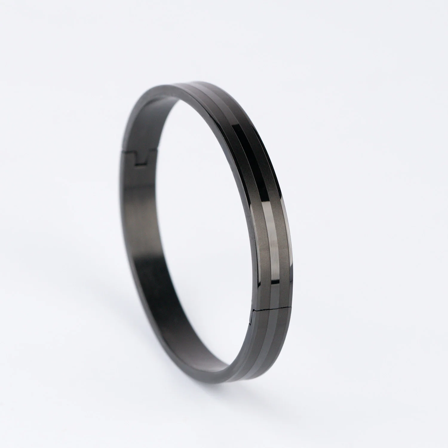 Claudius Oval Kada Bracelet - Image 4