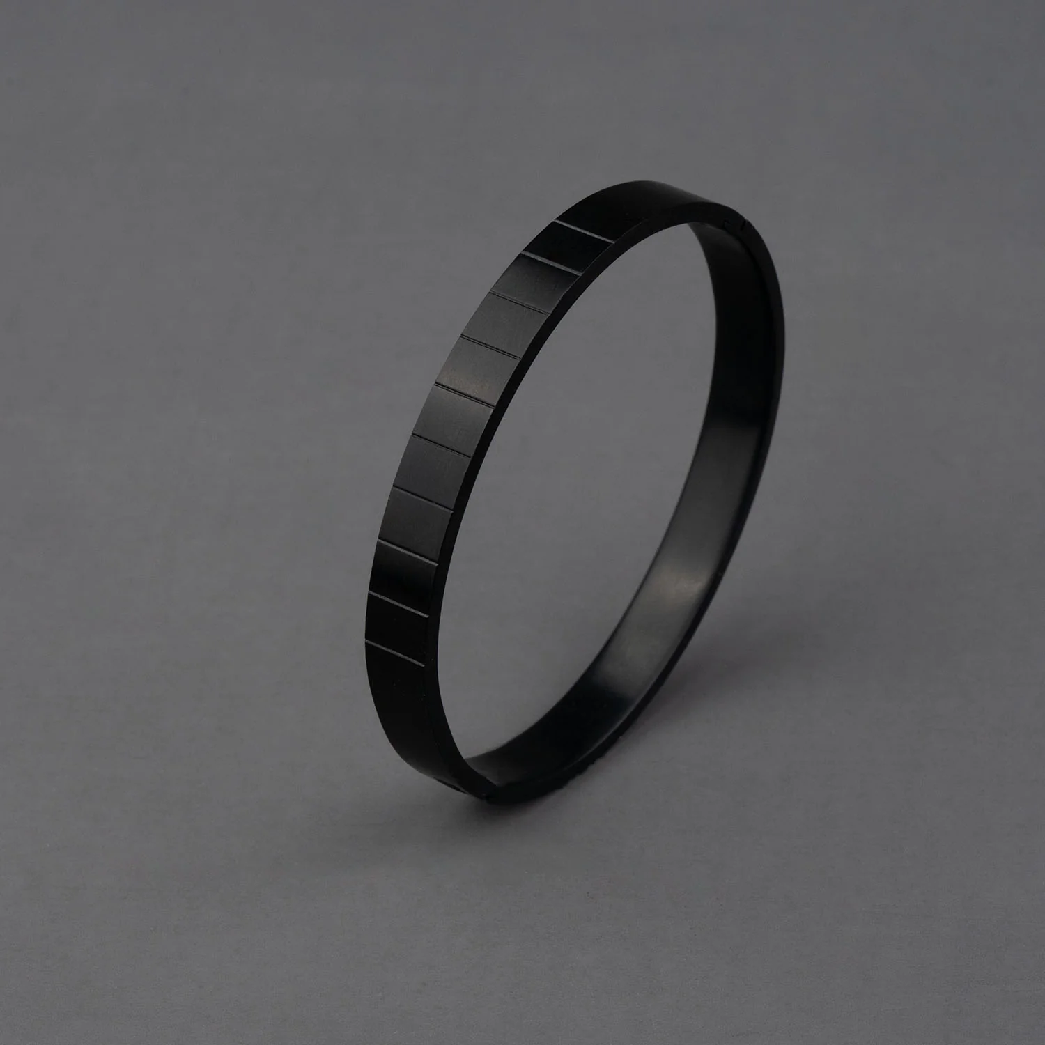 Hercules Oval Kada Bracelet - Image 3