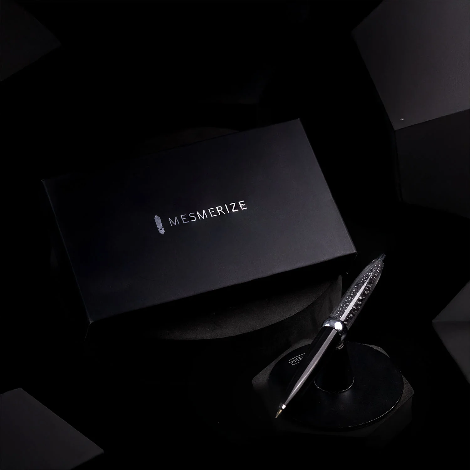 Black Spinel MagSpin Rotating Desk Pen with DryFlow Ink - Image 11
