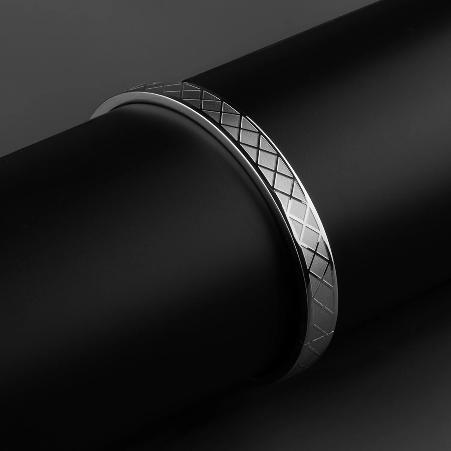 Caesar Oval Kada Bracelet - Image 8