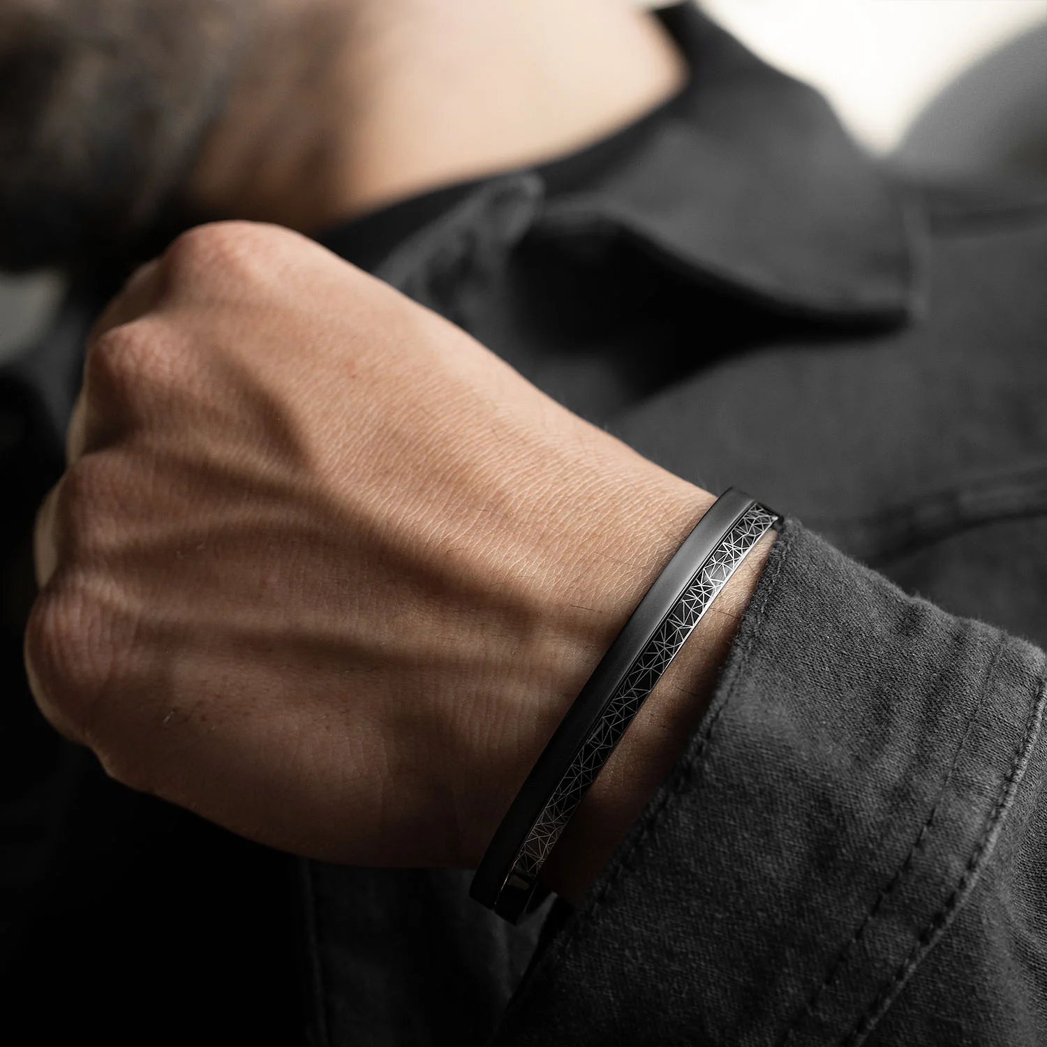 Delta Grid Oval Kada Bracelet - Image 3