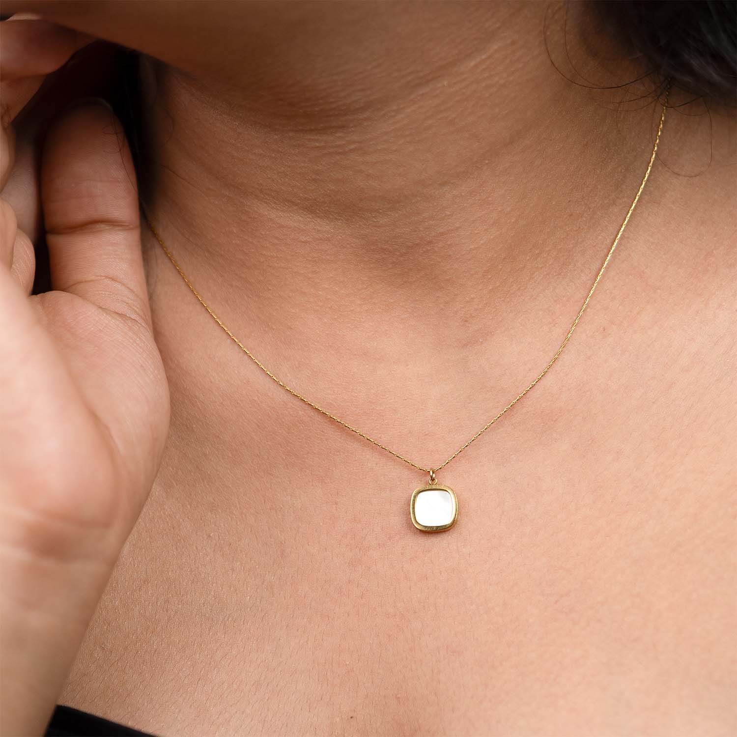 Eden Gold Square MOP Pendant Necklace - Image 2