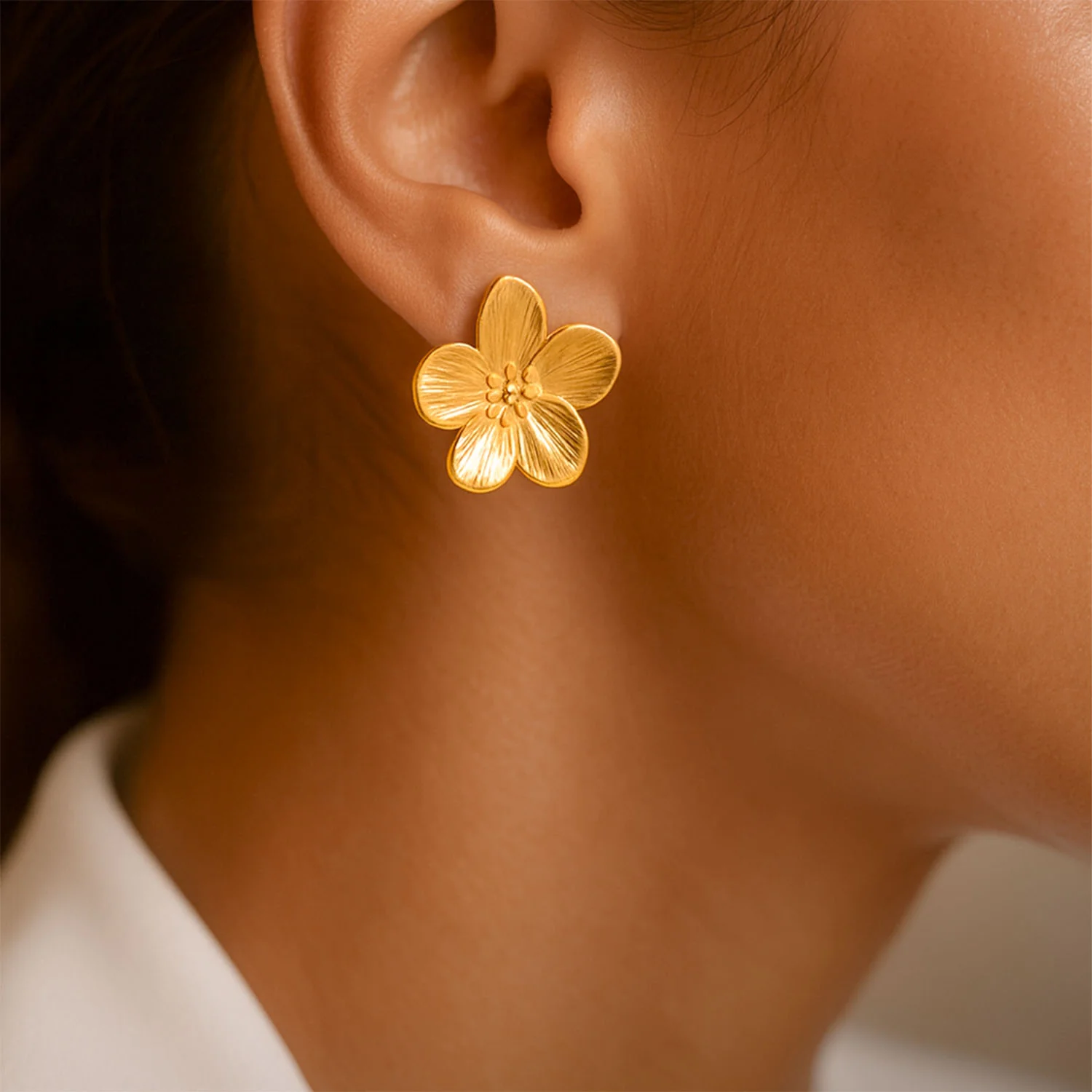 Meliora Blossom 18K Gold Studs - Image 2