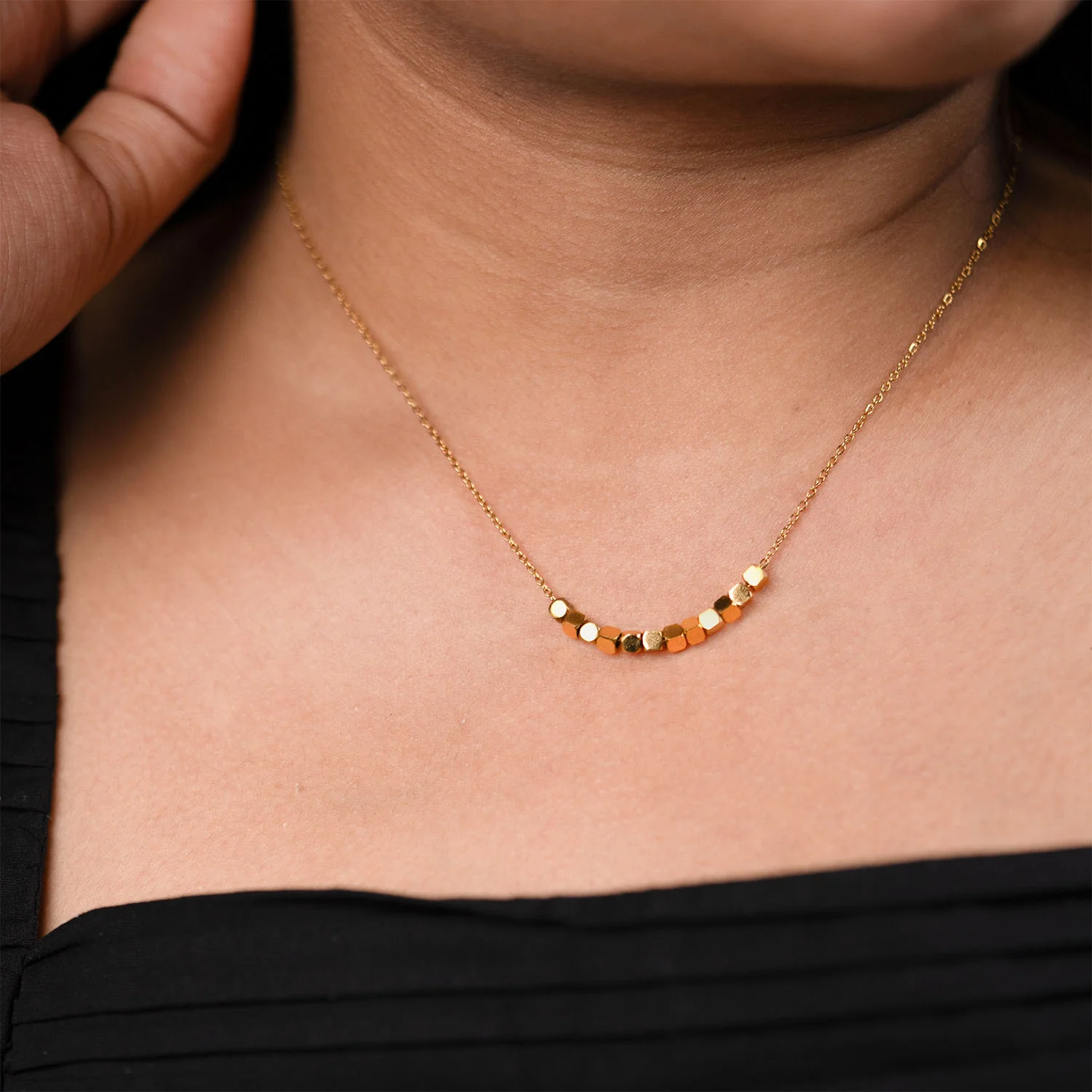 Noelia Gold Minimal Cube Necklace - Image 2