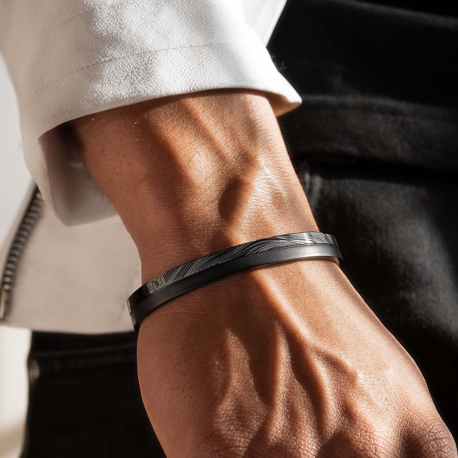 Wind Drift Oval Kada Bracelet - Image 3