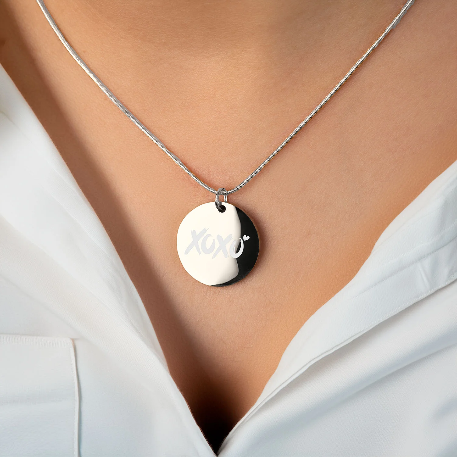 XOXO Circle Necklace - Image 5