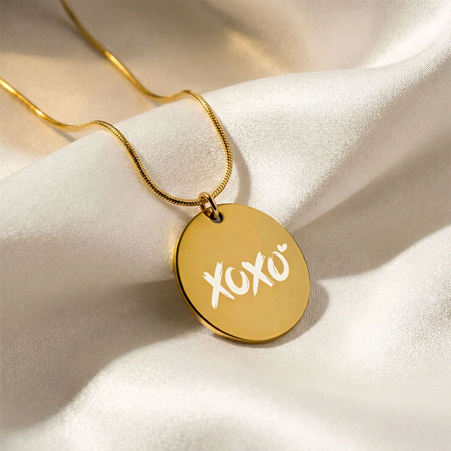 XOXO Circle Necklace - Image 9